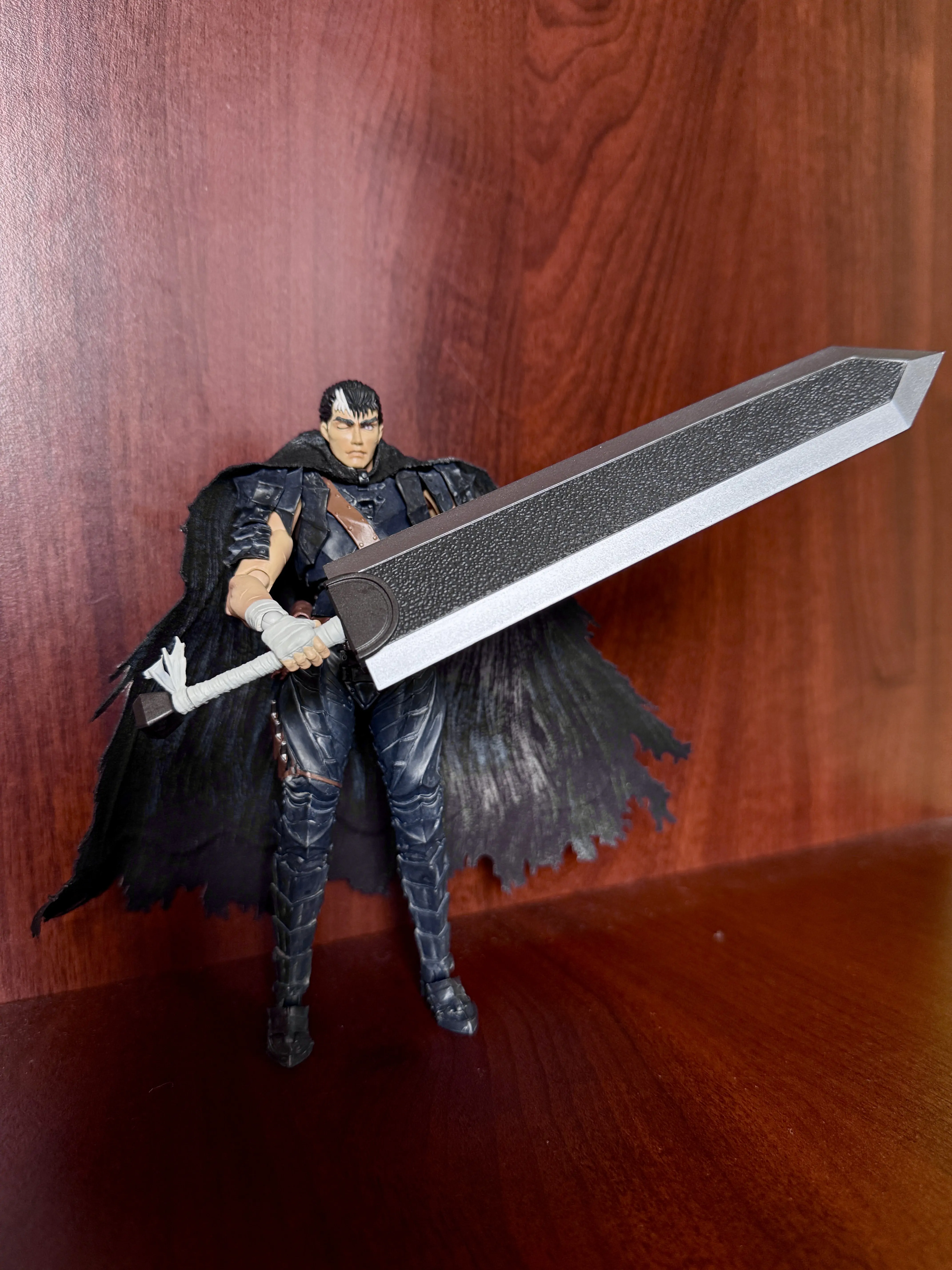 Berserk S.H. Figuarts Actionfigur Guts (Berserker Armor) 16 cm Produktfoto