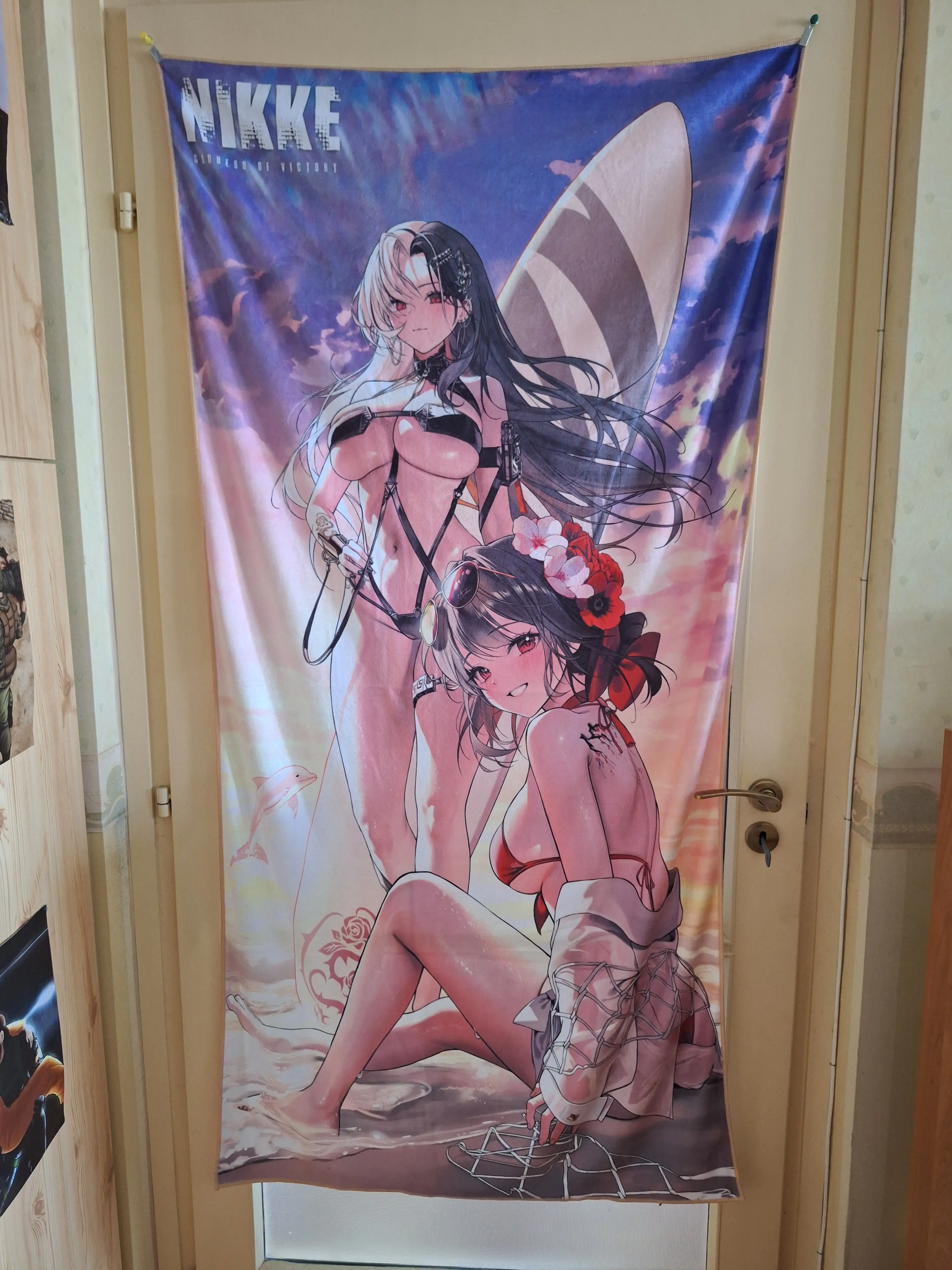 Goddess of Victory: Nikke Handtuch Rosanna & Sakura 150 x 75 cm Produktfoto