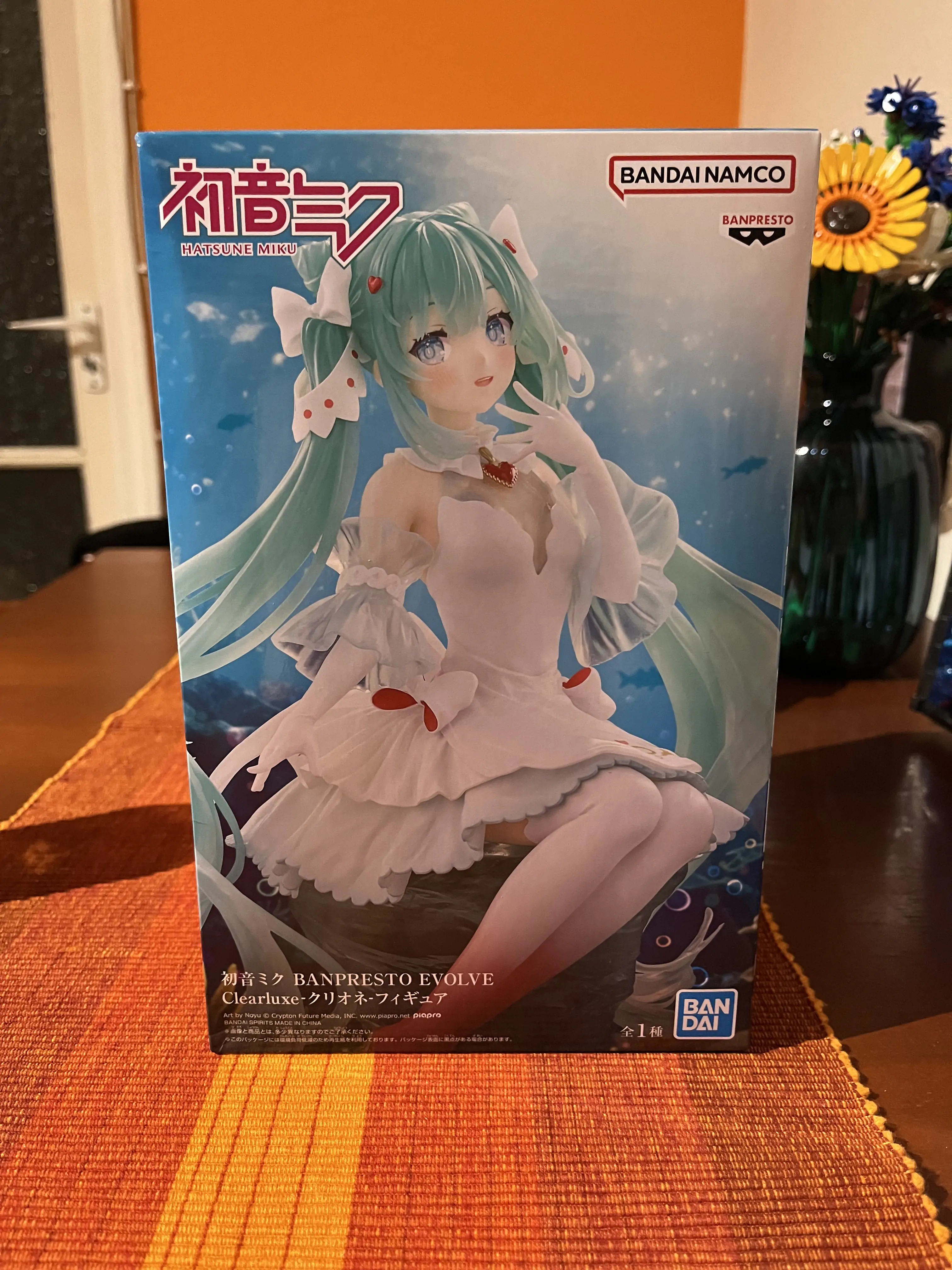 Hatsune Miku Clione Crearluxe Figur 18 cm Produktfoto