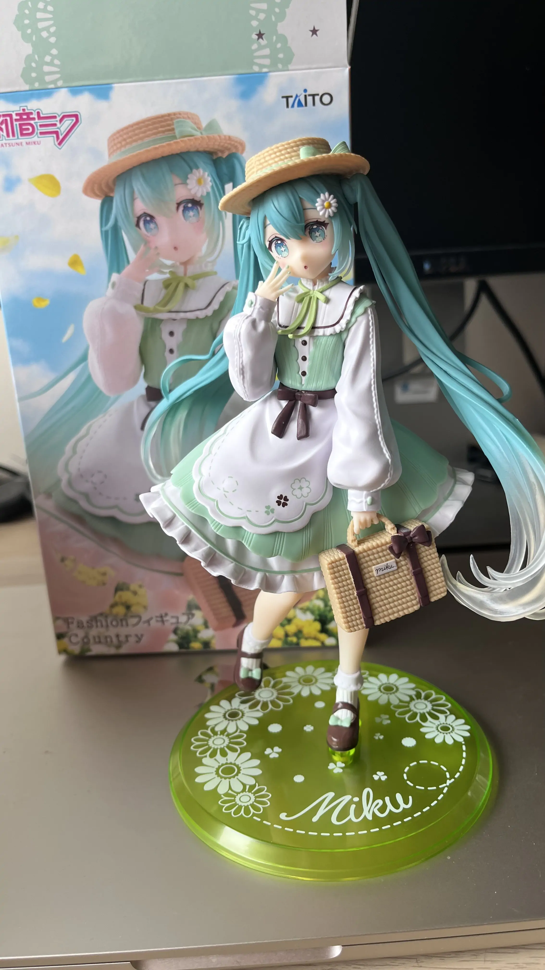 Hatsune Miku PVC Statue Figure Hatsune Miku Fashion Country Ver. 18 cm Produktfoto