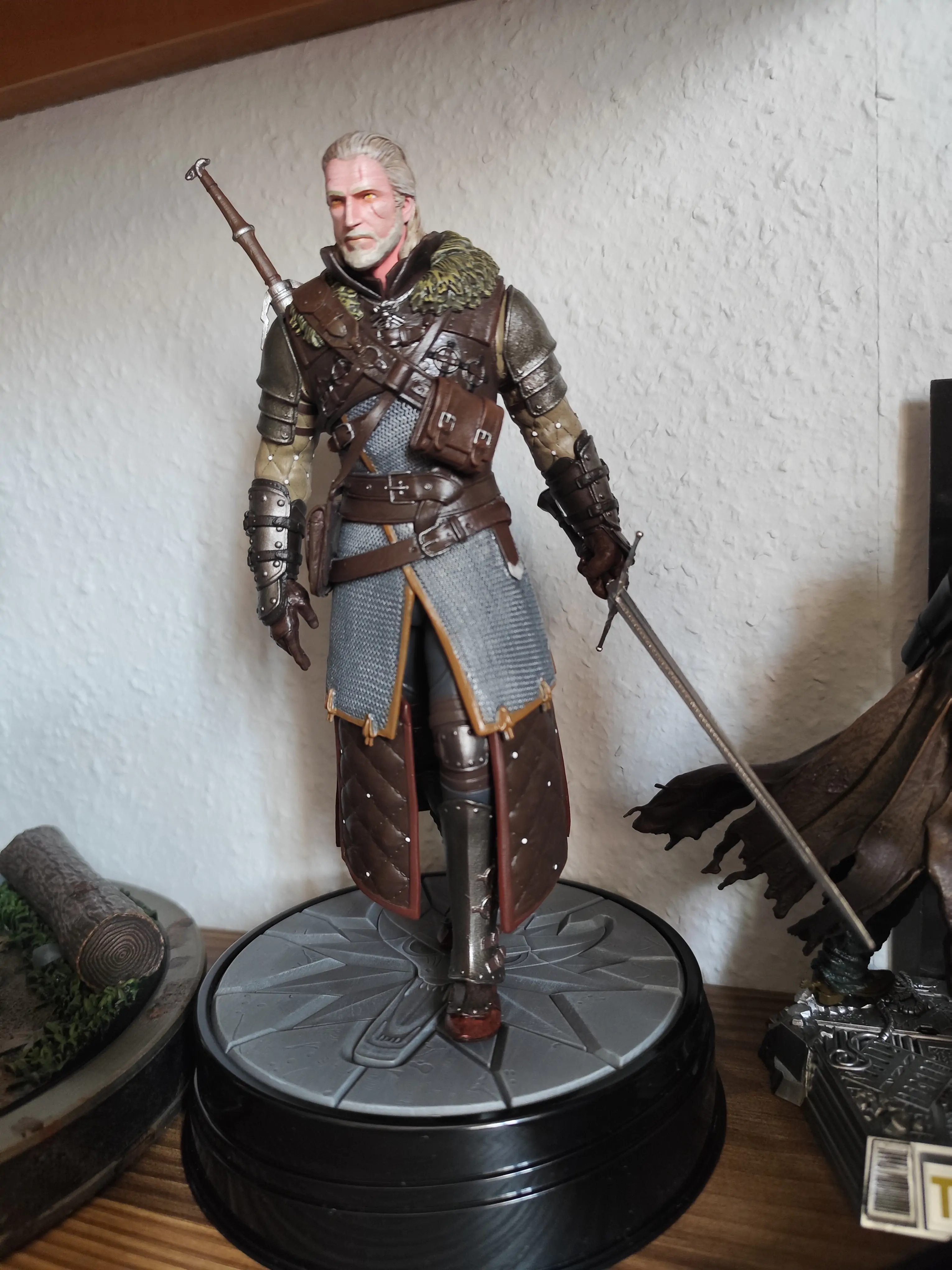 Witcher 3 Wild Hunt PVC Statue Geralt Grandmaster Ursine 24 cm Produktfoto