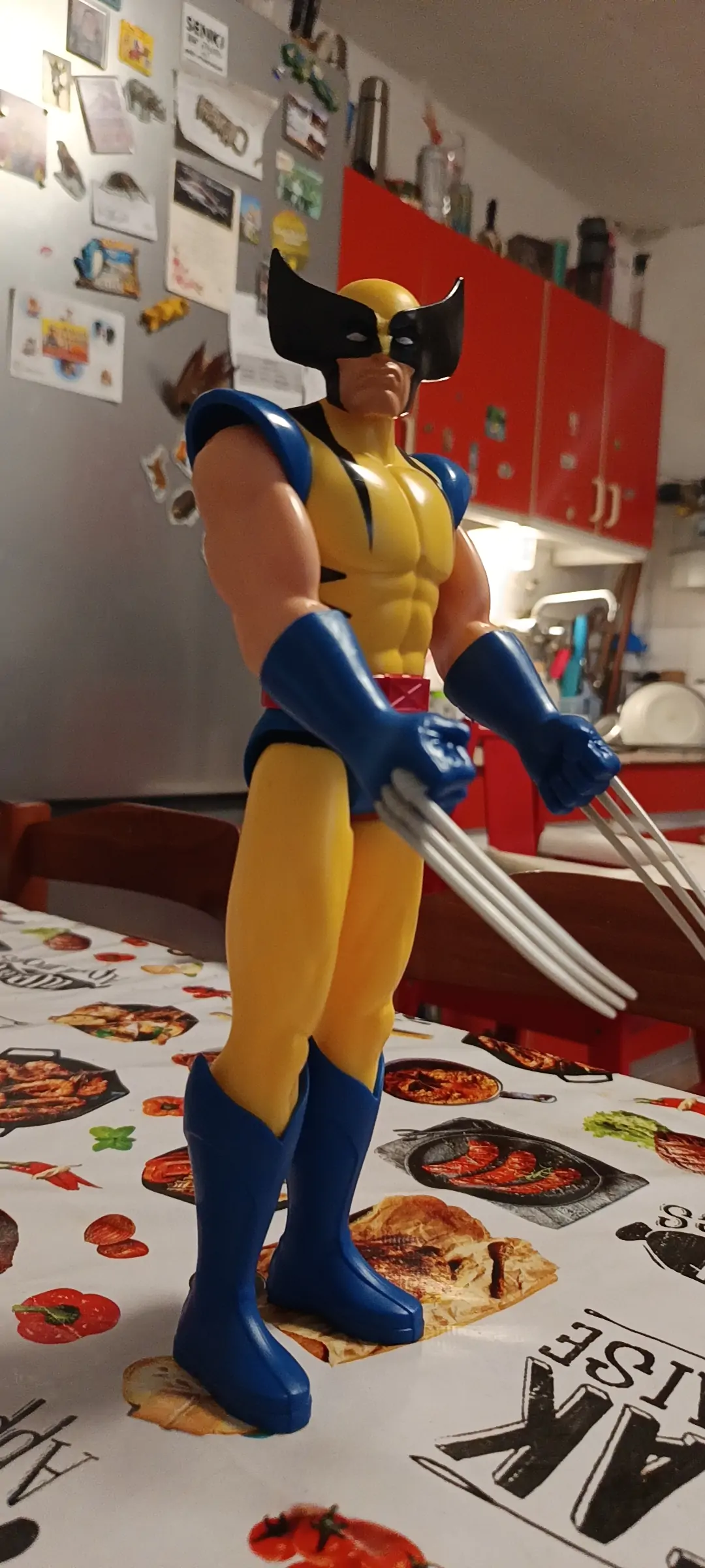 Marvel X-Men Titan Hero Series Wolverine Figur 28cm Produktfoto
