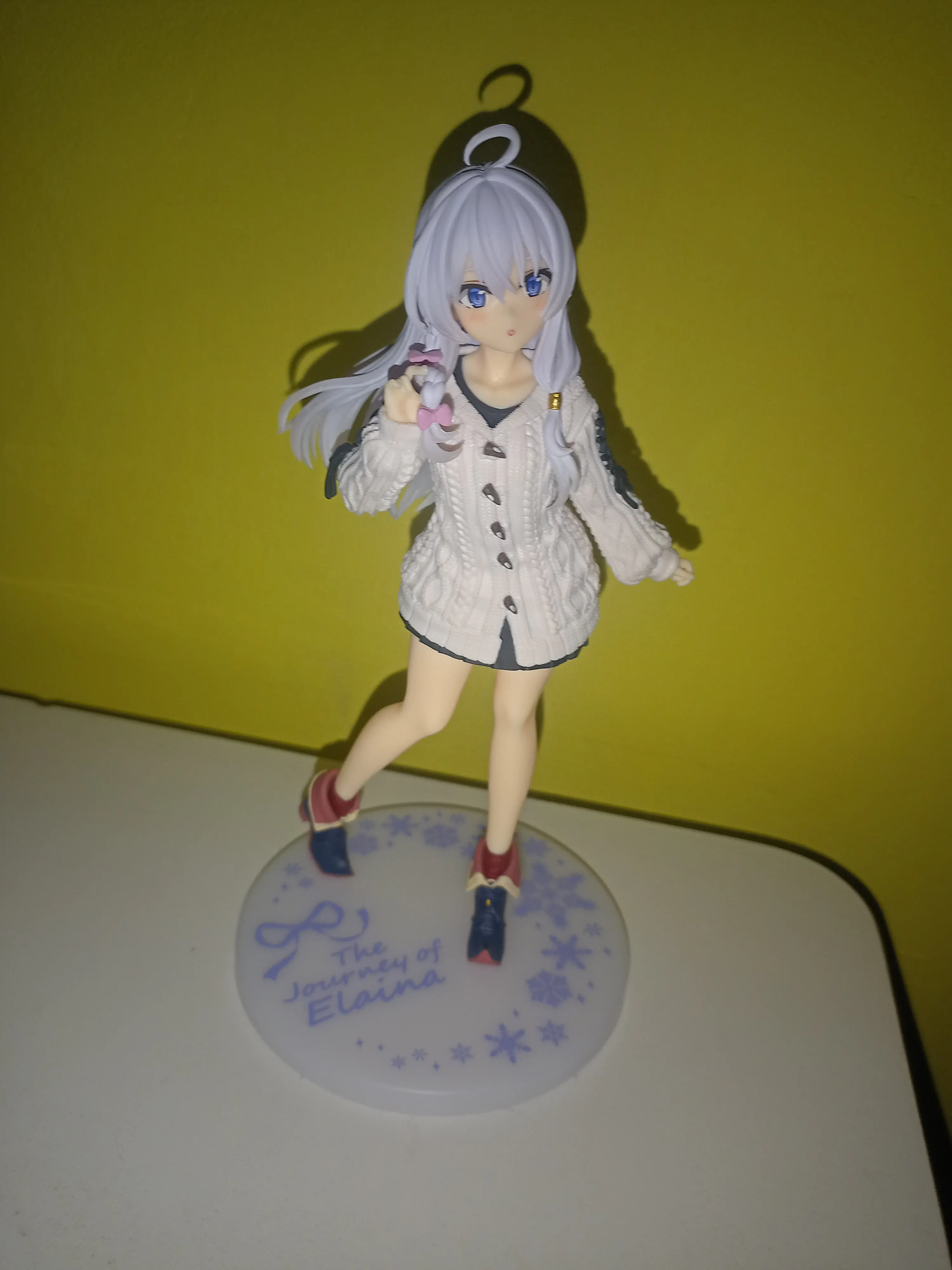 Wandering Witch: The Journey of Elaina PVC Statue Elaina Knit Sweater Ver. 18 cm Produktfoto