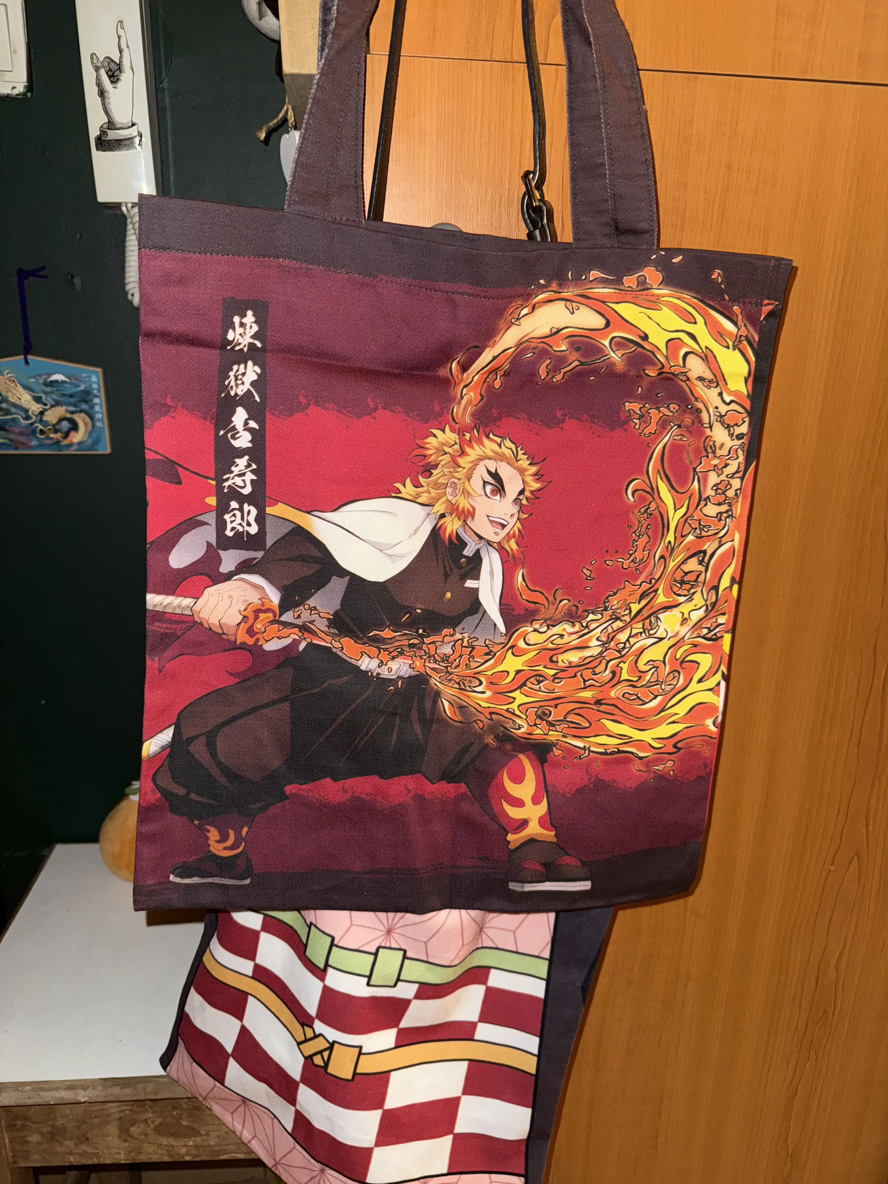 Demon Slayer: Kimetsu no Yaiba Tragetasche Kyojuro Rengoku Produktfoto