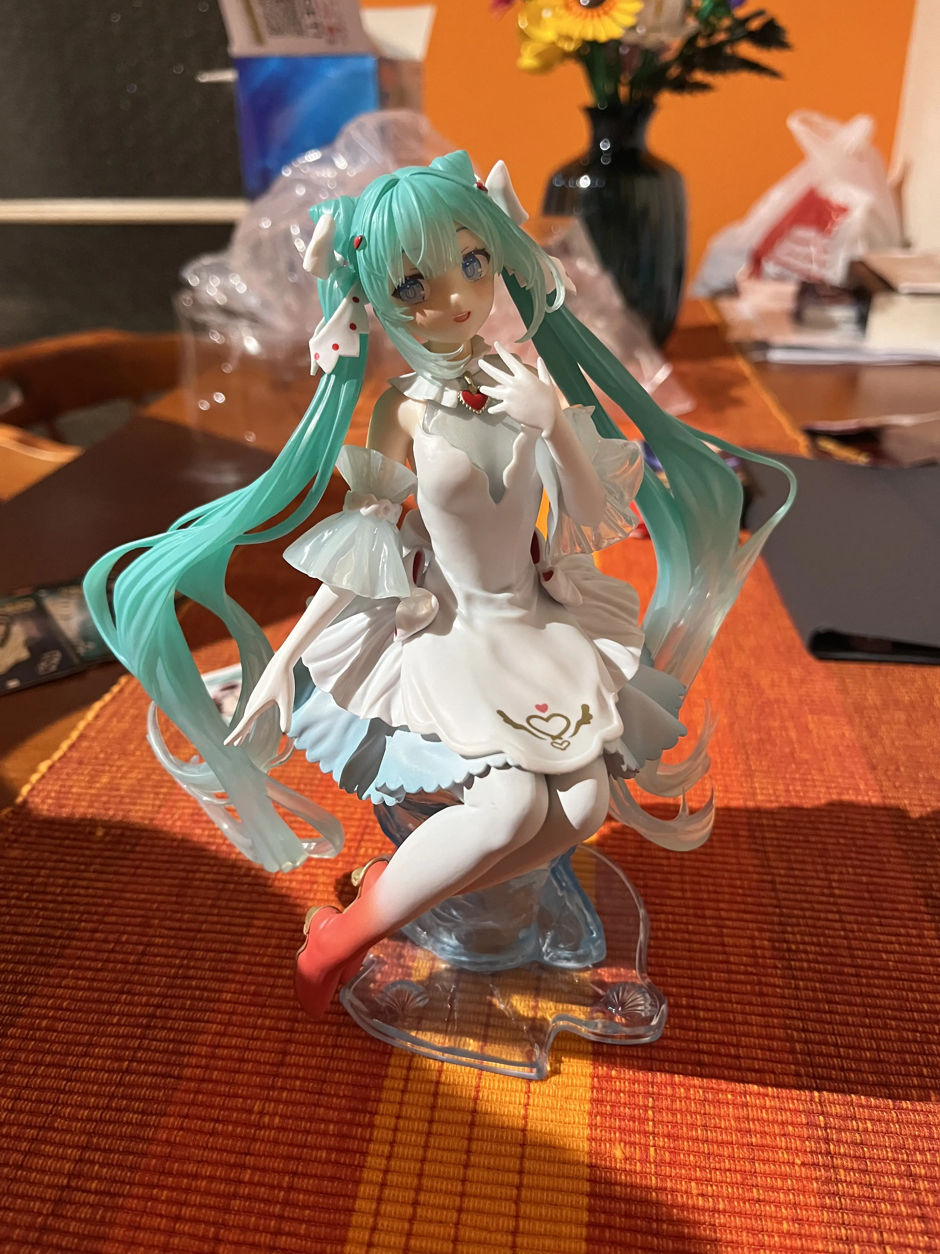 Hatsune Miku Clione Crearluxe Figur 18 cm Produktfoto
