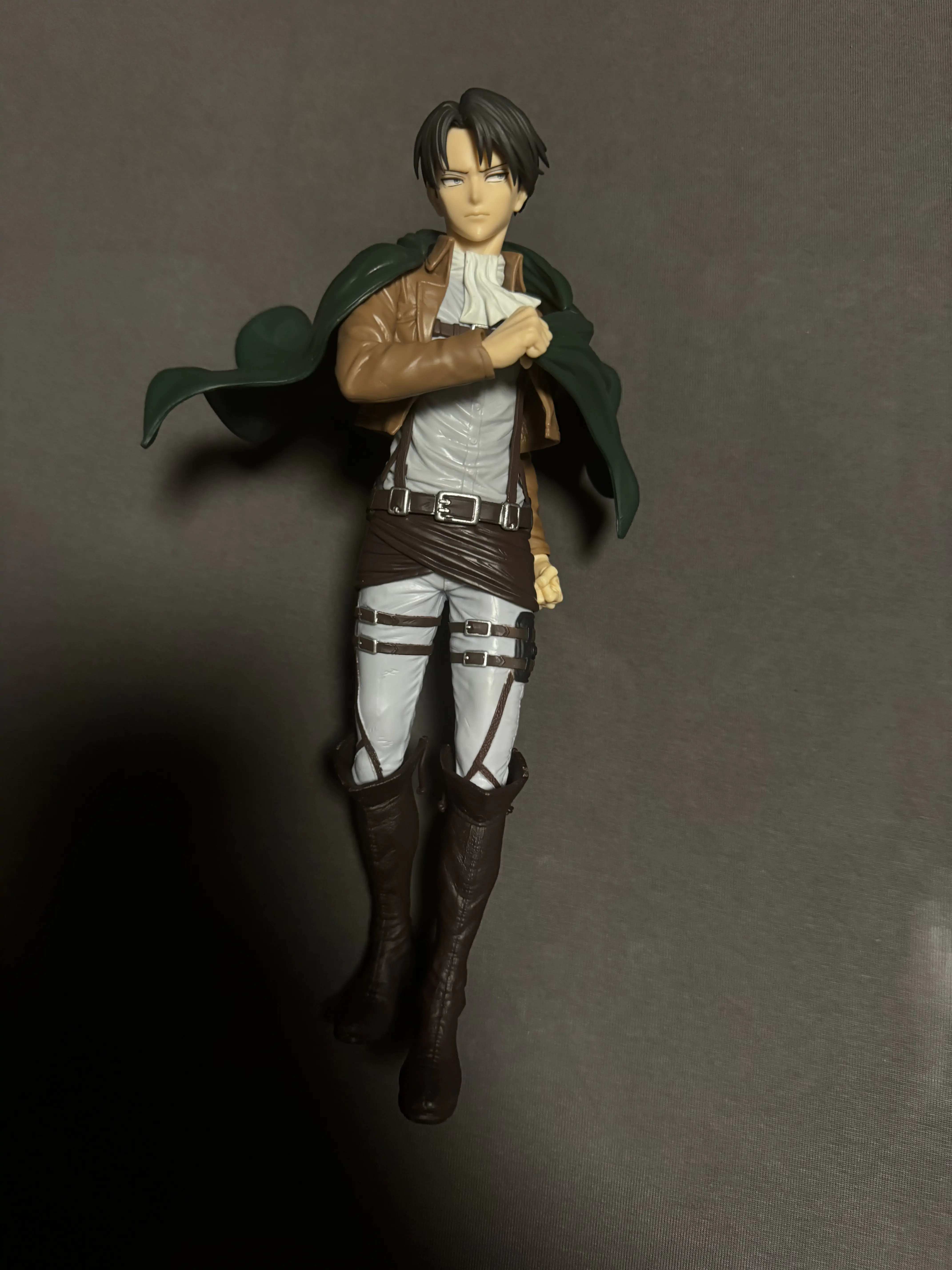 Attack on Titan Levi Grandista Figur 27cm Produktfoto