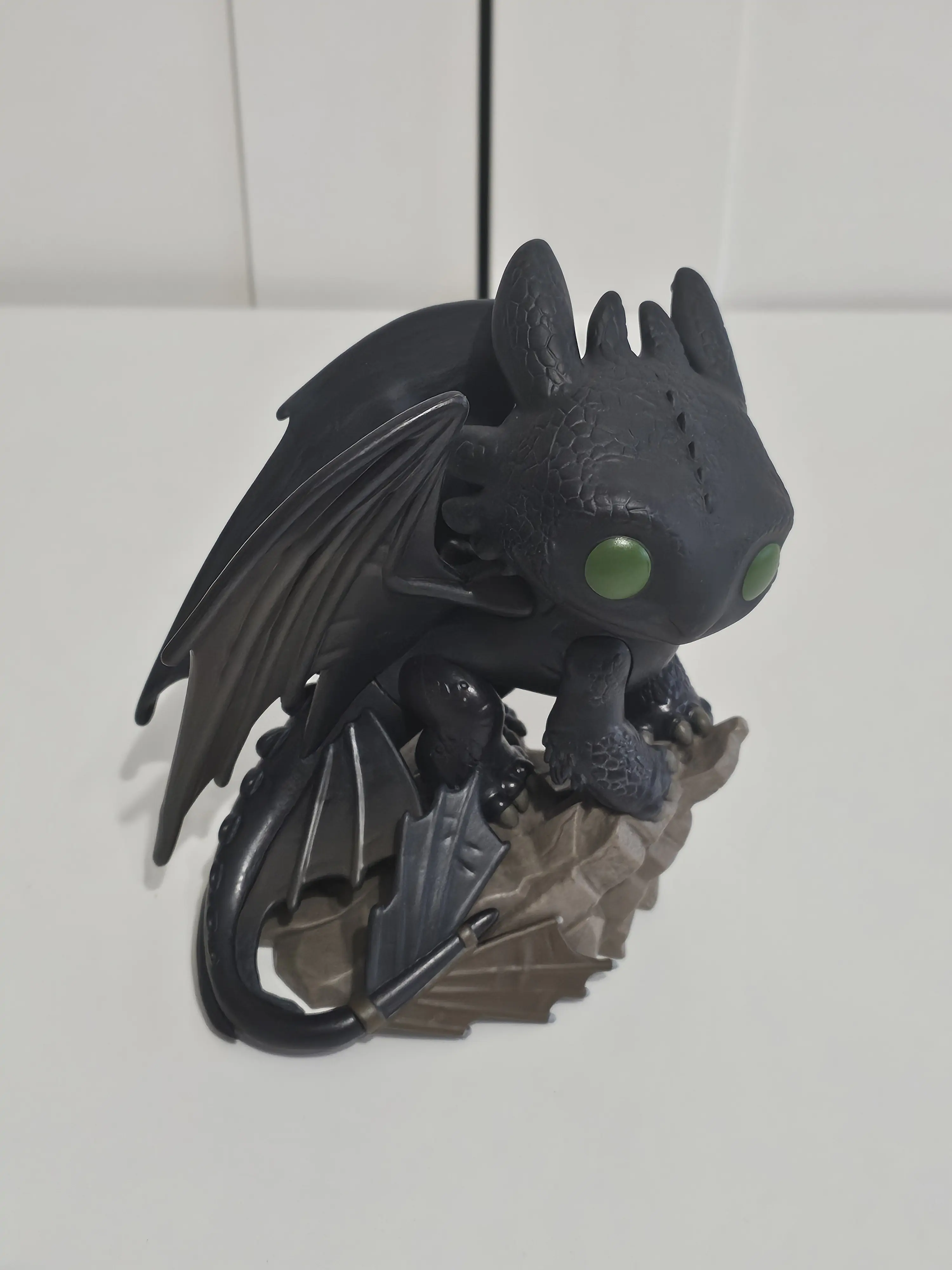 "How to Train Your Dragon LAM Funko POP! Deluxe Vinyl Figur Toothless 16 cm" Produktfoto