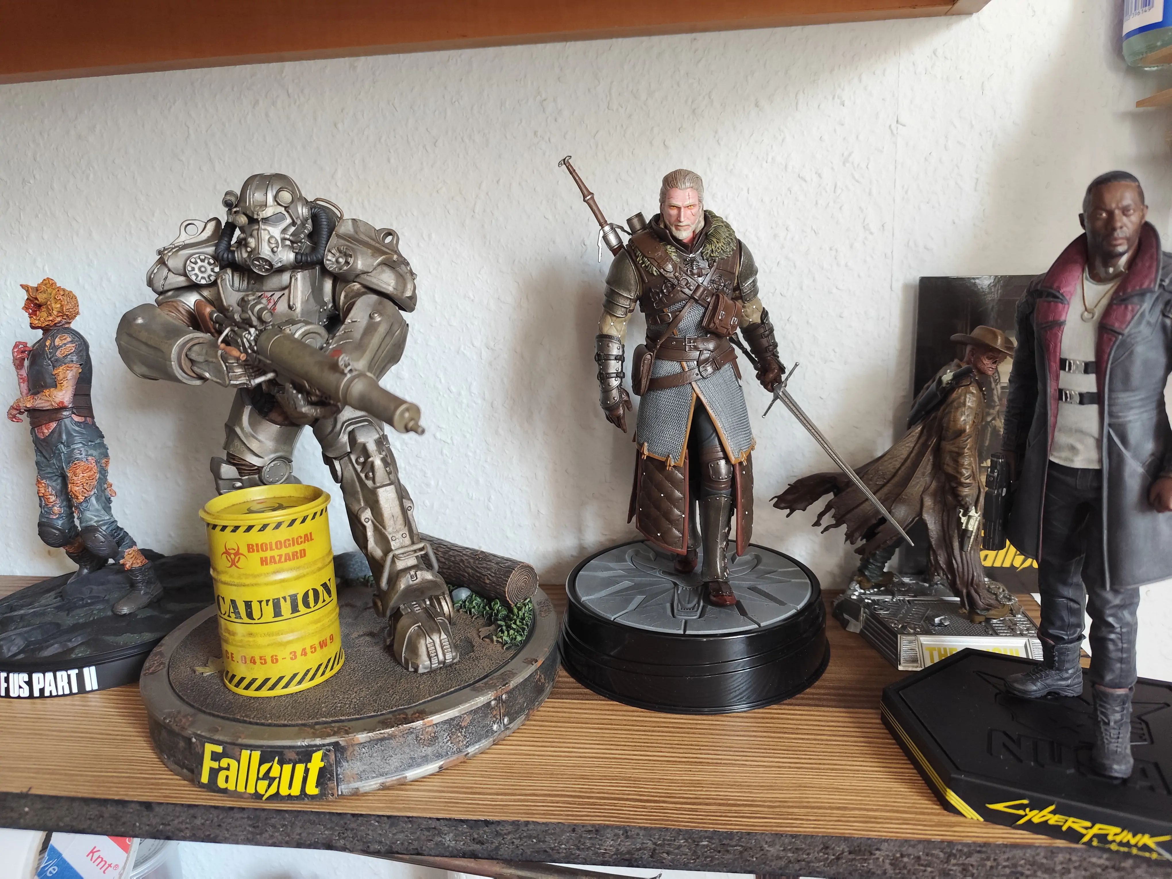 Witcher 3 Wild Hunt PVC Statue Geralt Grandmaster Ursine 24 cm Produktfoto