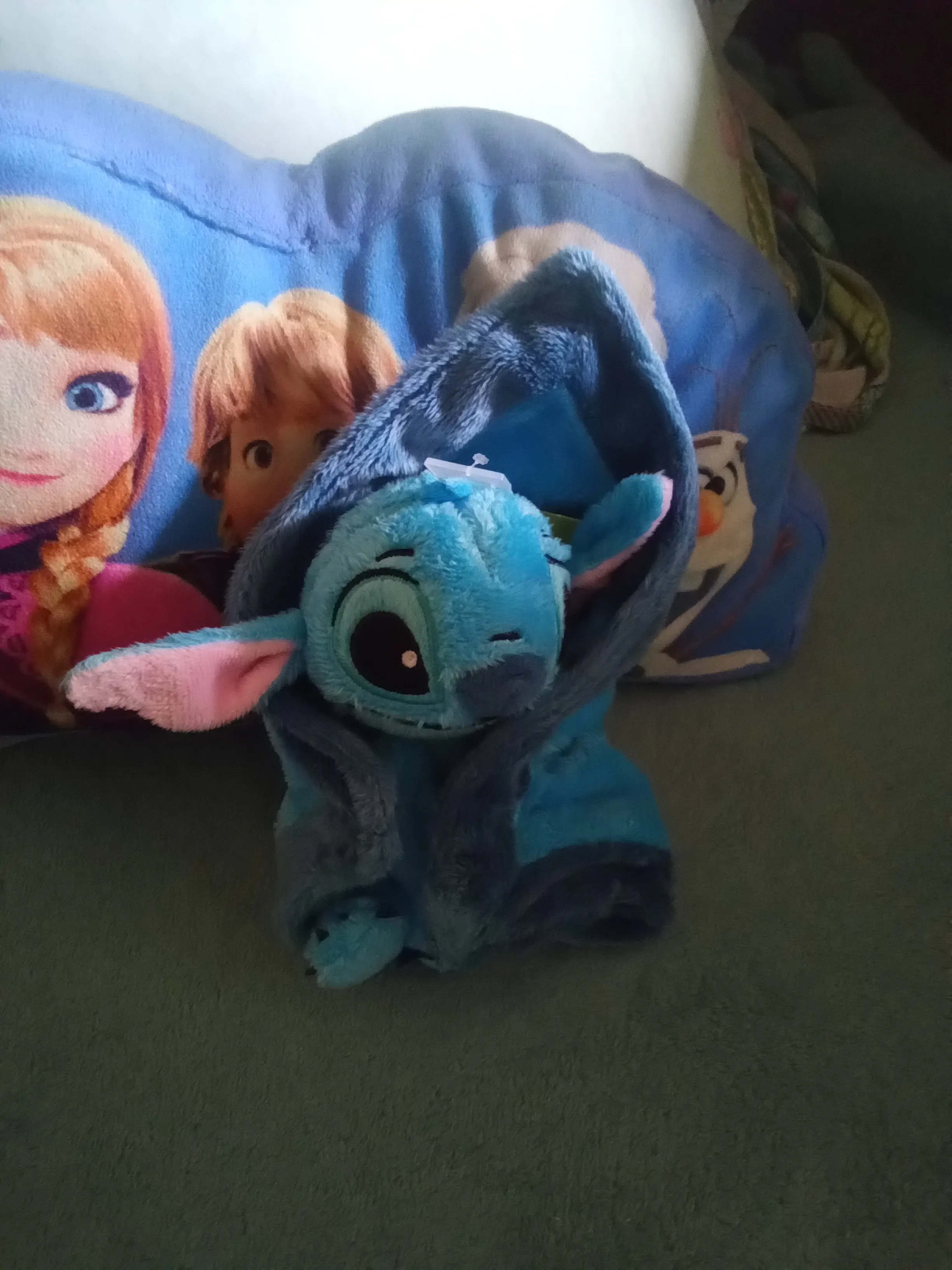 Stitch Plüsch und Schlaftuch 13 cm Produktfoto