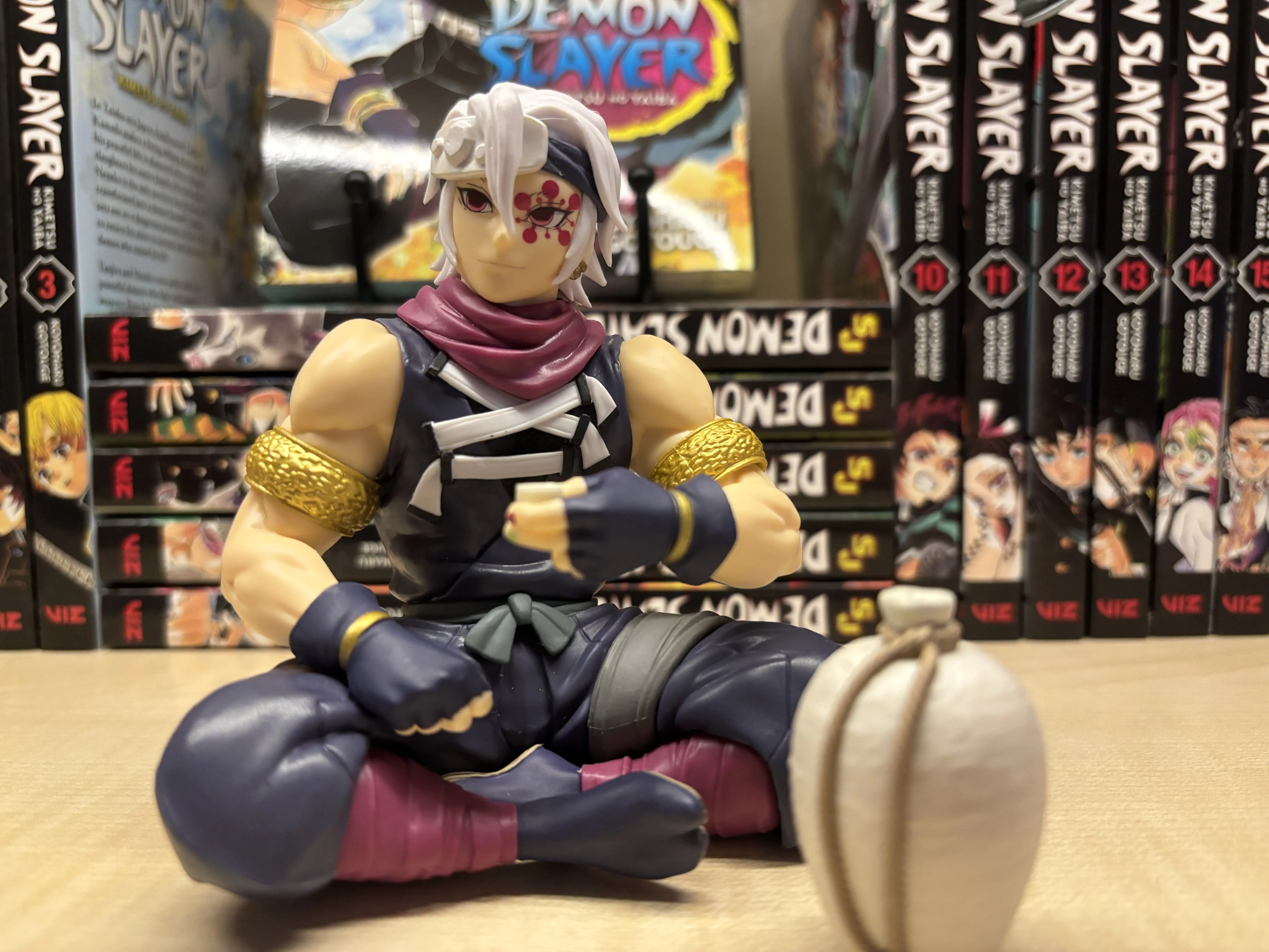 Demon Slayer: Kimetsu no Yaiba PM Perching PVC Statue Tengen Uzui Shinobi Costume 11 cm Produktfoto