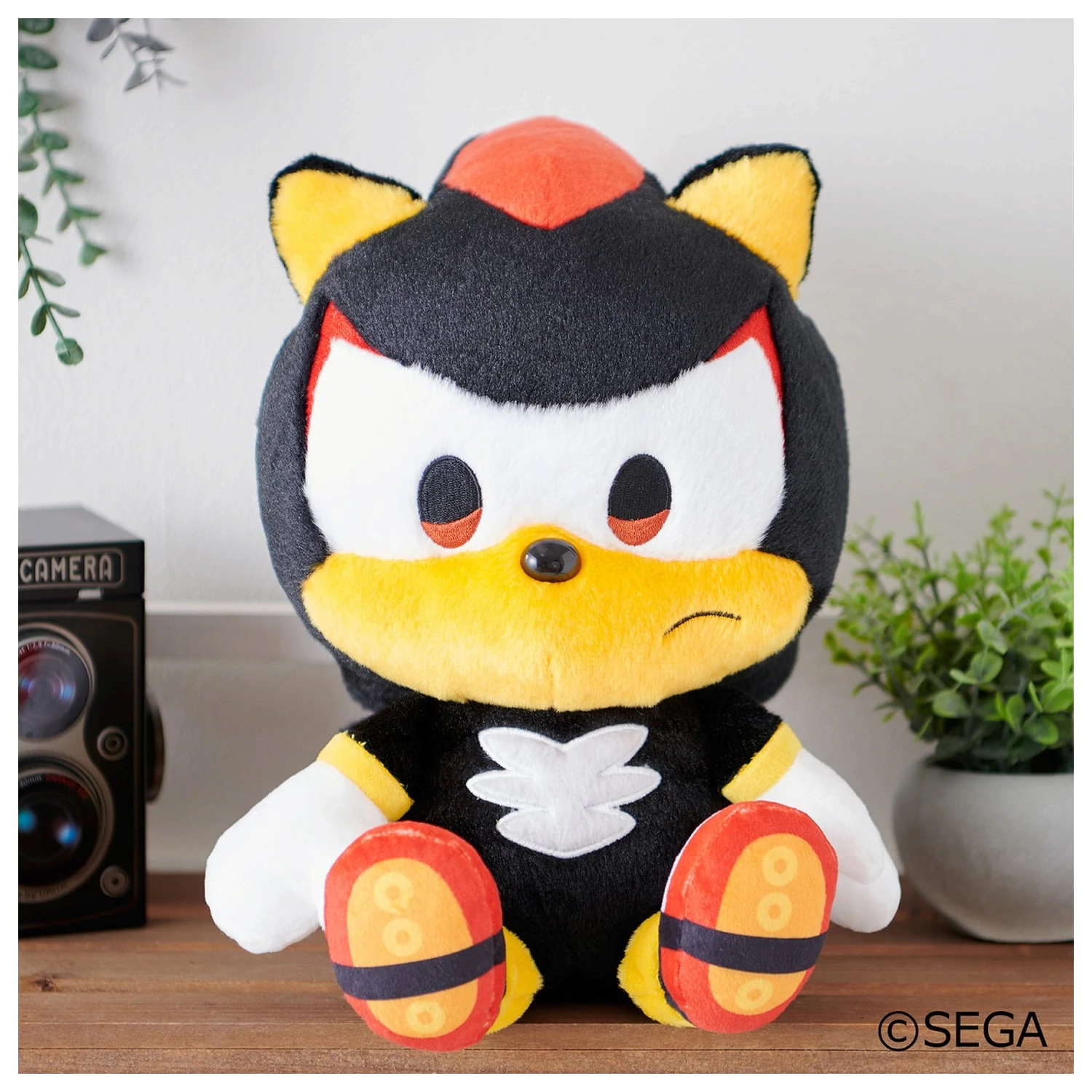 SONIC & FRIENDS Shadow Plüschtier 23 cm Produktfoto