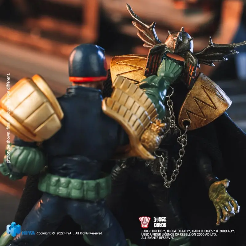 2000 AD Exquisite Mini Actionfigur 1/18 Judge Dredd Gaze Into The Fist of Dredd 10 cm termékfotó