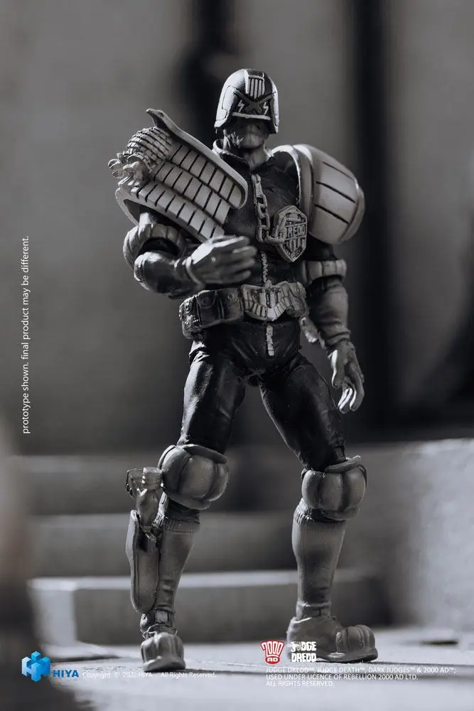 2000 AD Exquisite Mini Actionfigur 1/18 Black and White Judge Dredd 10 cm Produktfoto