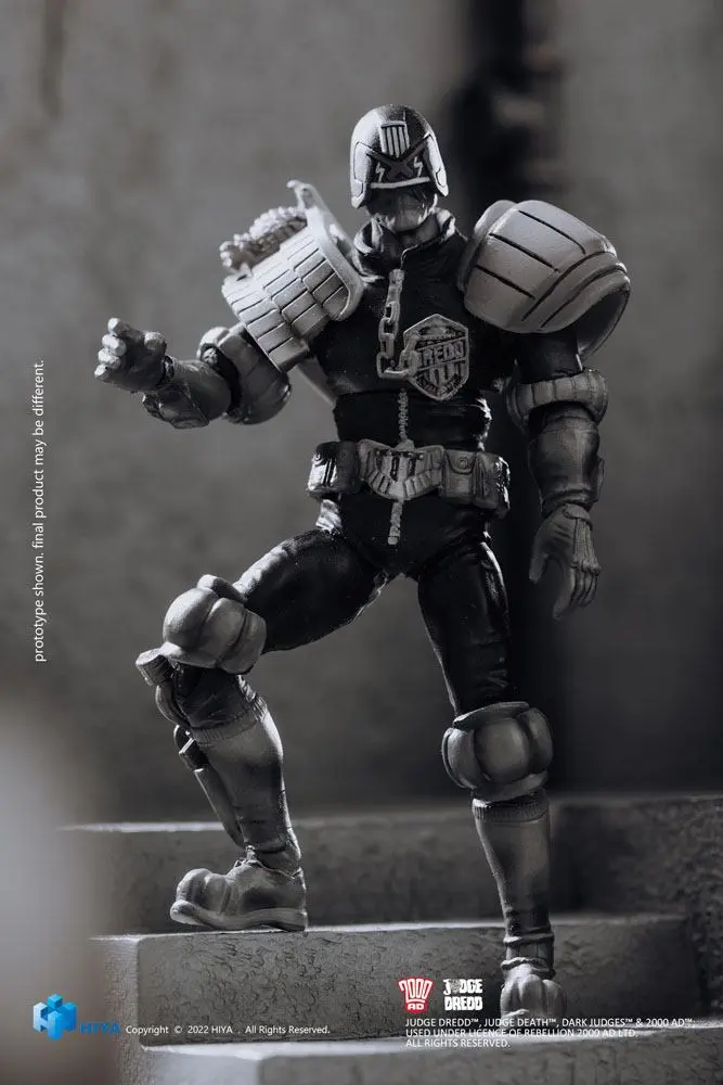 2000 AD Exquisite Mini Actionfigur 1/18 Black and White Judge Dredd 10 cm Produktfoto