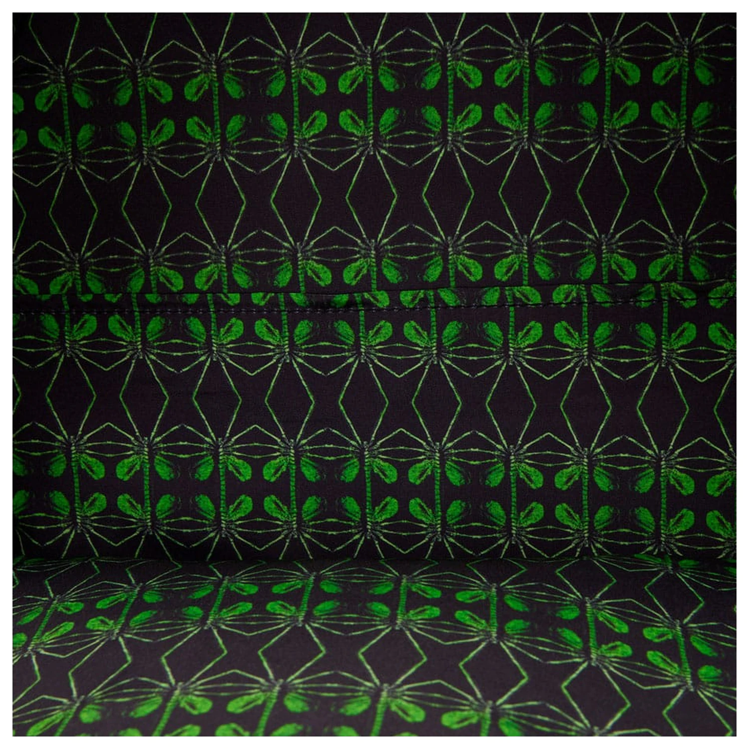 20th Century Studios by Loungefly Rucksack in voller Größe Alien Produktfoto