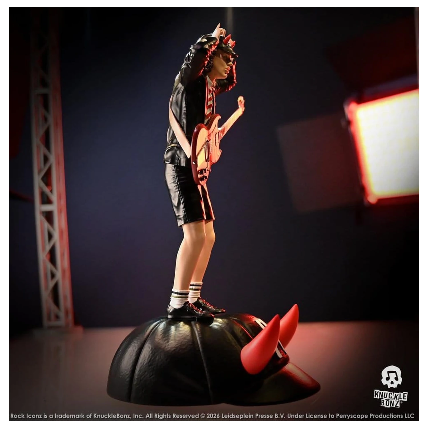 AC/DC Rock Iconz Figur Angus Young IV 23 cm Produktfoto