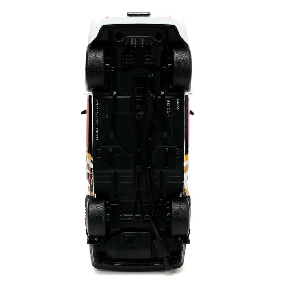 Aggretsuko Hollywood Rides Diecast Model 1/24 1986 Toyota Trueno with Aggretsuko Figur Produktfoto