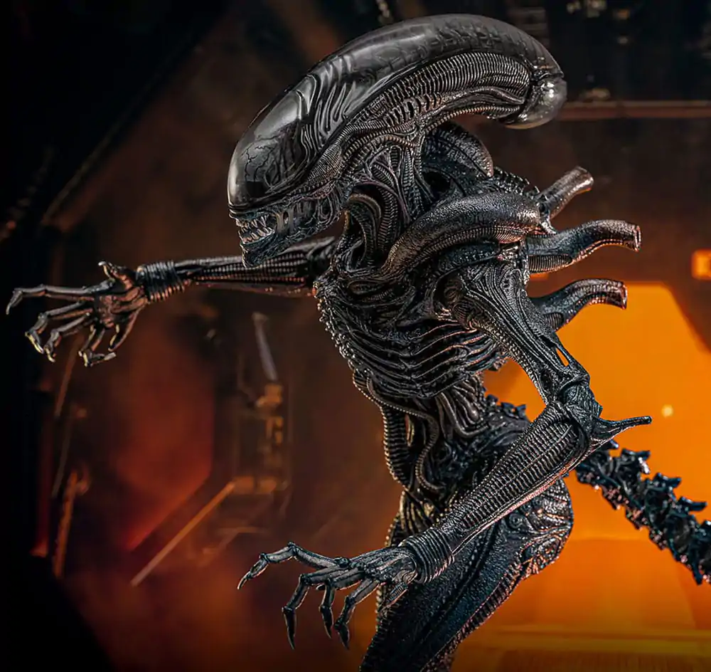 Alien: Romulus Movie Masterpiece Actionfigur 1/6 Scorched Xenomorph 44 cm Produktfoto