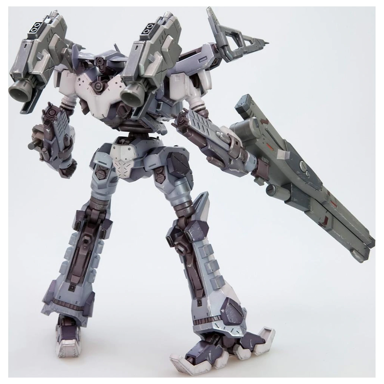 Armored Core VI Crest CR-C98E2 Assault Type Modellbausatz 16 cm Produktfoto