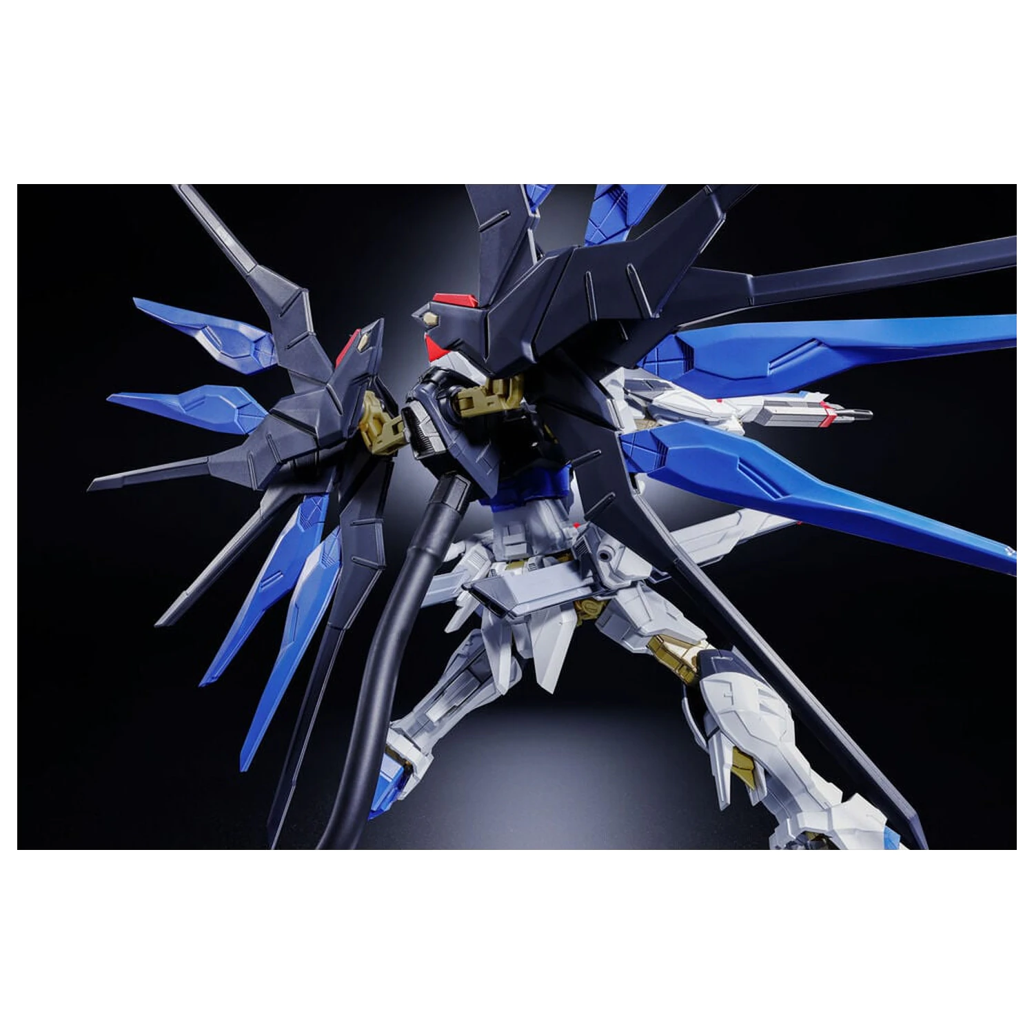 Asolute Act Strike Freedom Gundam Figur 18,5cm Produktfoto