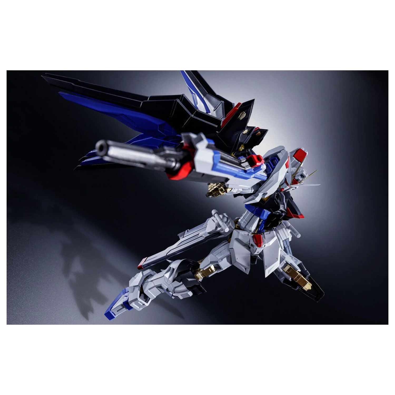 Asolute Act Strike Freedom Gundam Figur 18,5cm Produktfoto