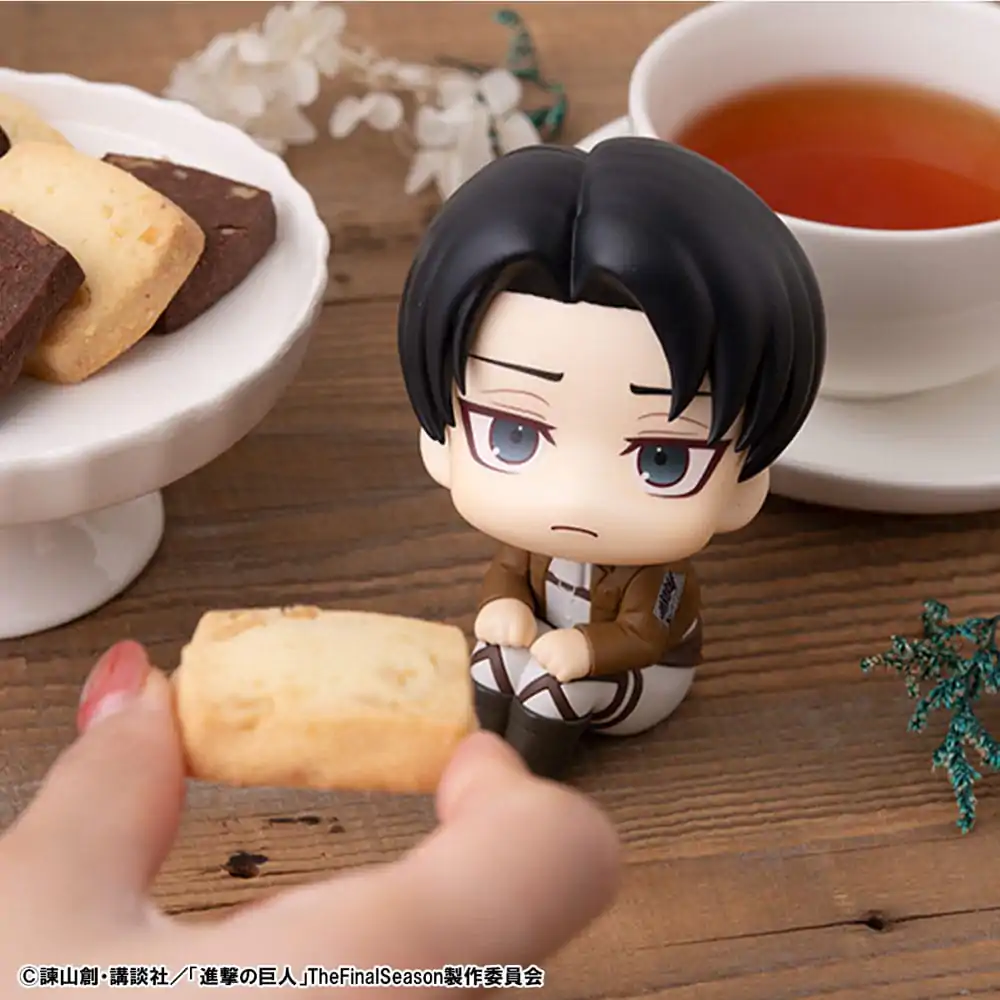 Attack on Titan Look Up PVC-Statue Levi 11 cm Produktfoto