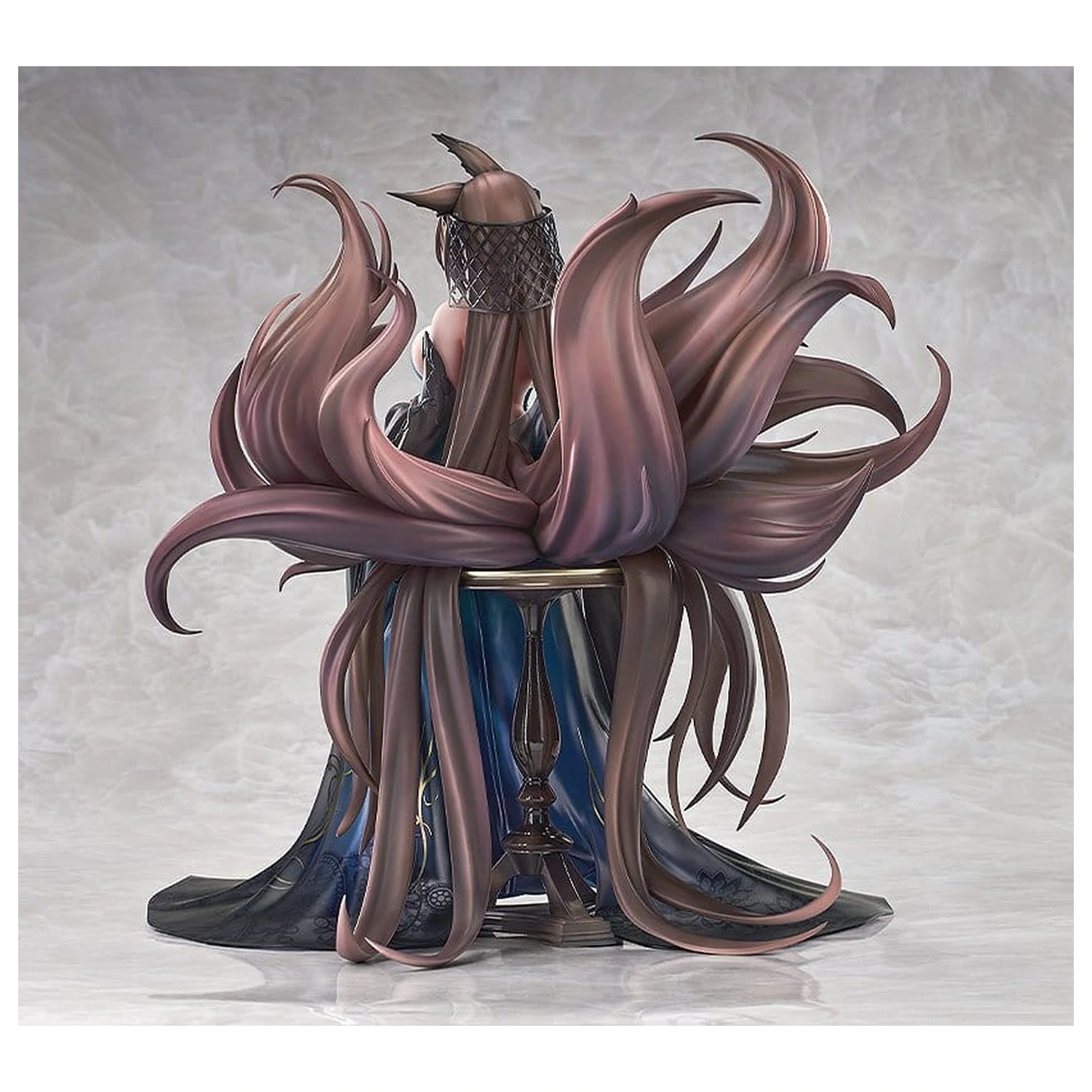 Azur Lane PVC Figur 1/7 Amagi: Throne of Fallen Petals Ver. 27 cm Produktfoto