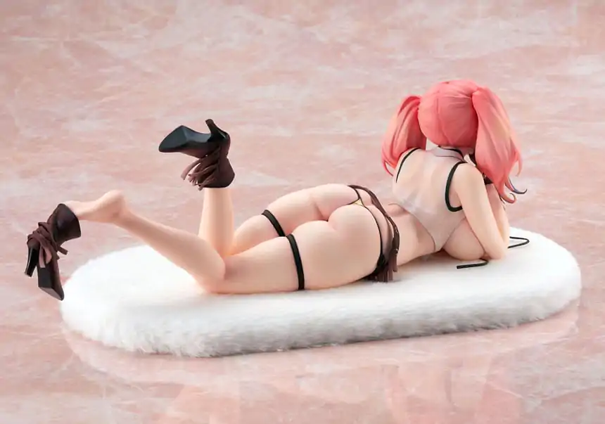 Azur Lane PVC Statue 1/7 Bremerton Hugging Pillow Ver. 10 cm termékfotó