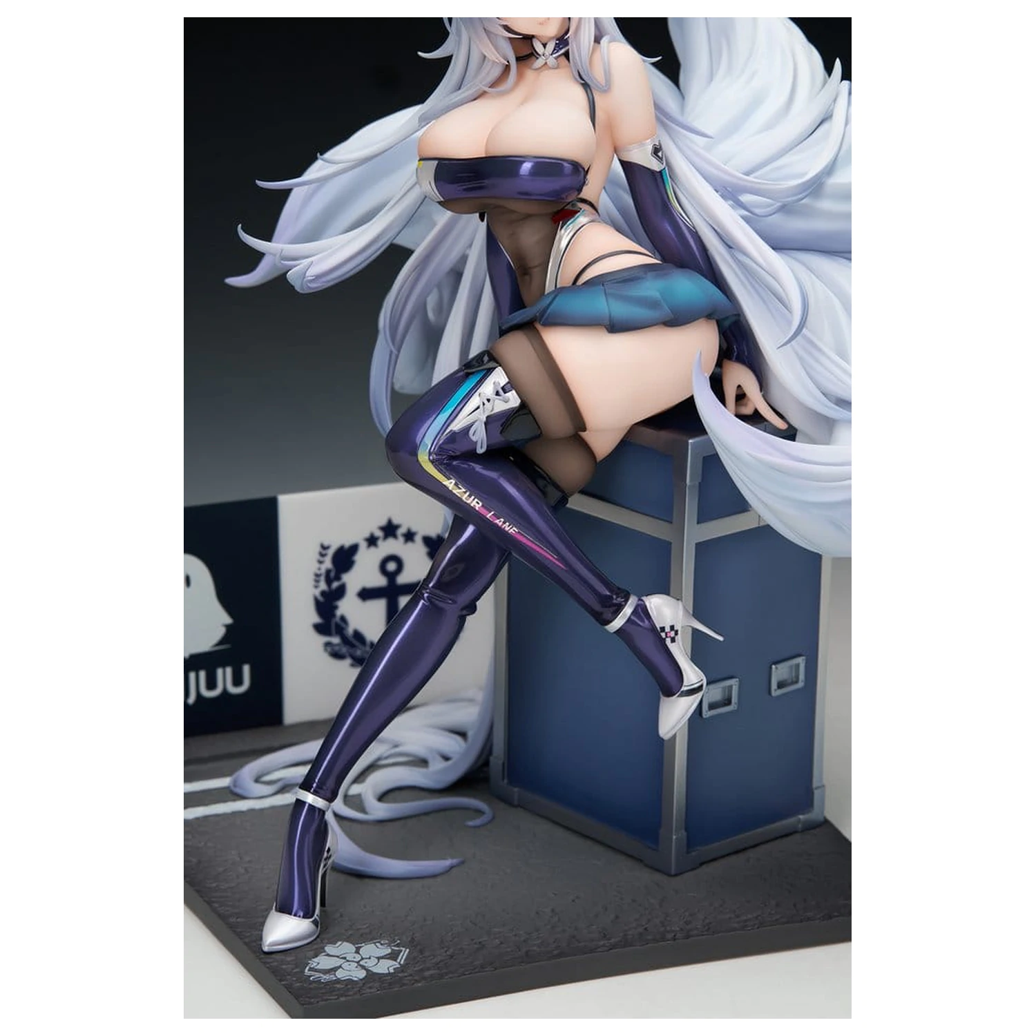 Azur Lane PVC Figur 1/7 Shinano Moonlit Chrome Ver. Acryl Special Edition mit Display 25 cm Produktfoto
