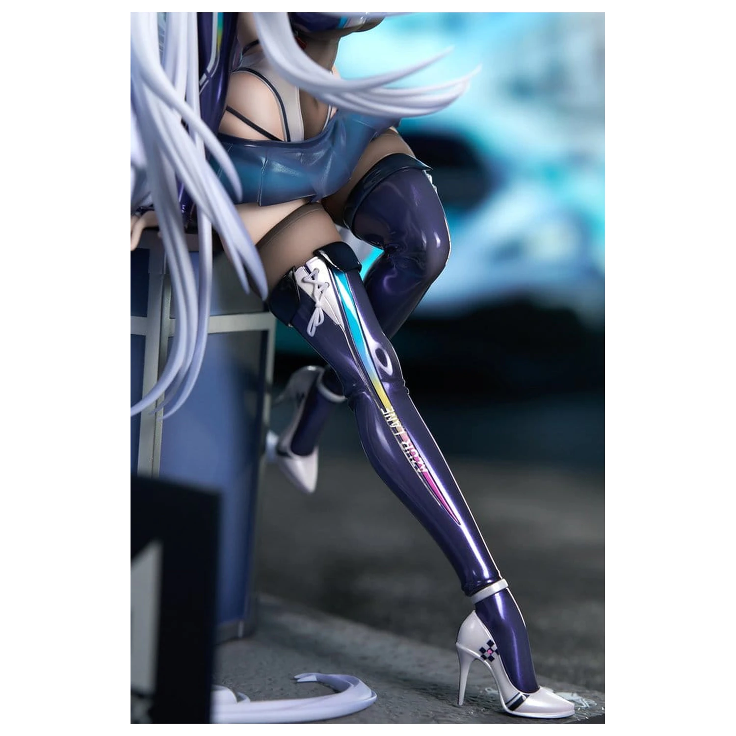 Azur Lane PVC Figur 1/7 Shinano Moonlit Chrome Ver. Acryl Special Edition mit Display 25 cm Produktfoto