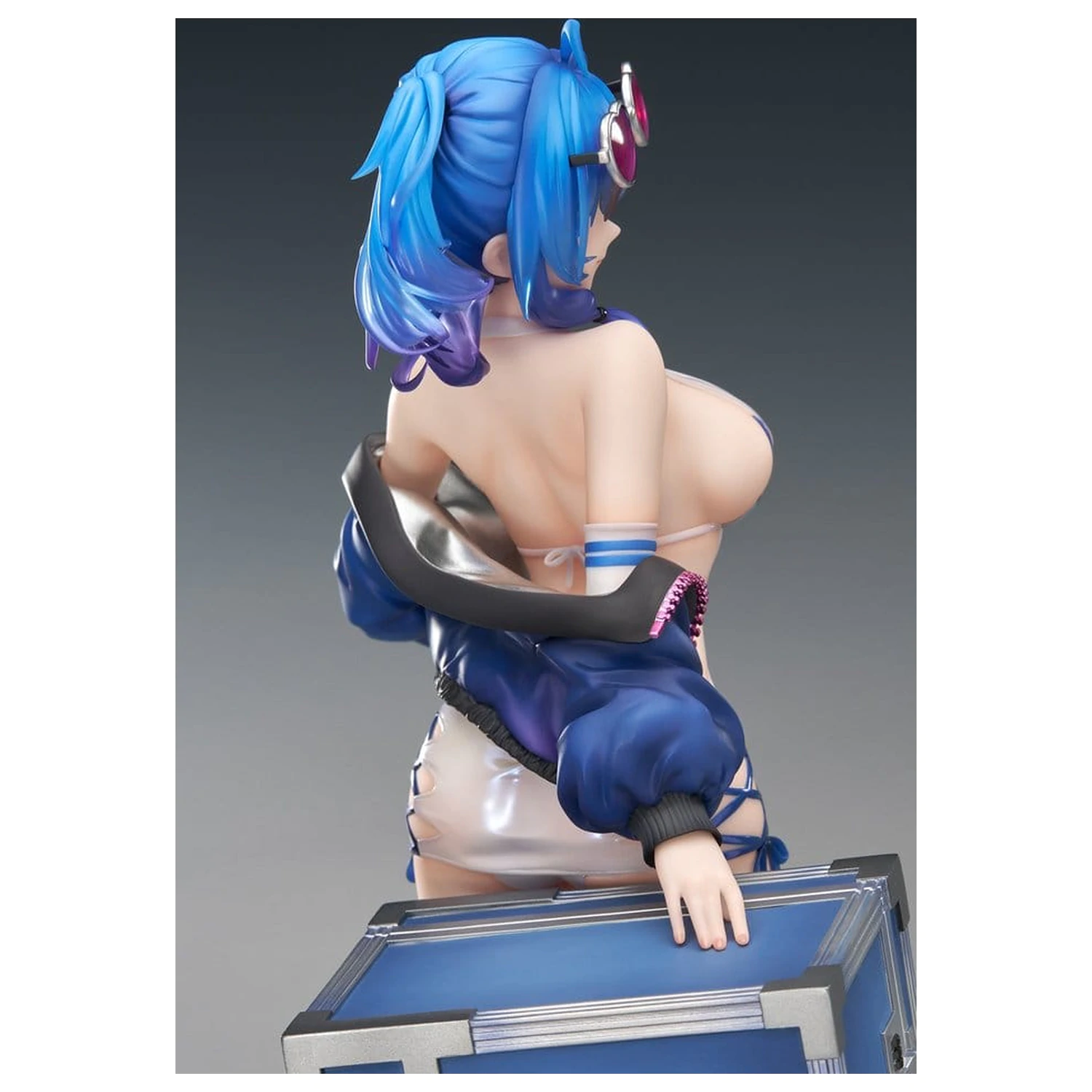 Azur Lane PVC Figur 1/7 St. Louis Race Queen Ver. 30 cm Produktfoto