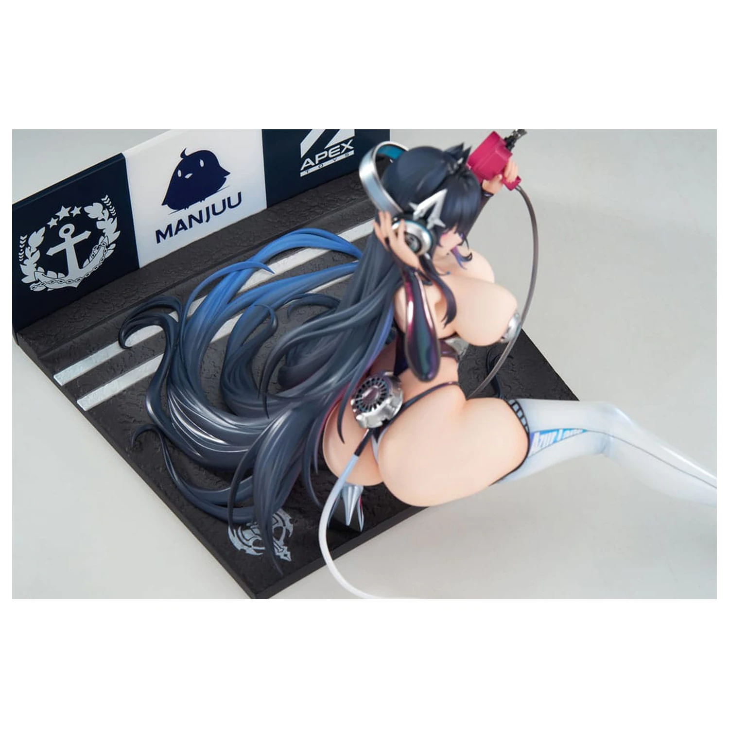 Azur Lane PVC Statue 1/7 Strasbourg Faerie of the Race Circuit Ver. 16 Zentimeter Produktfoto