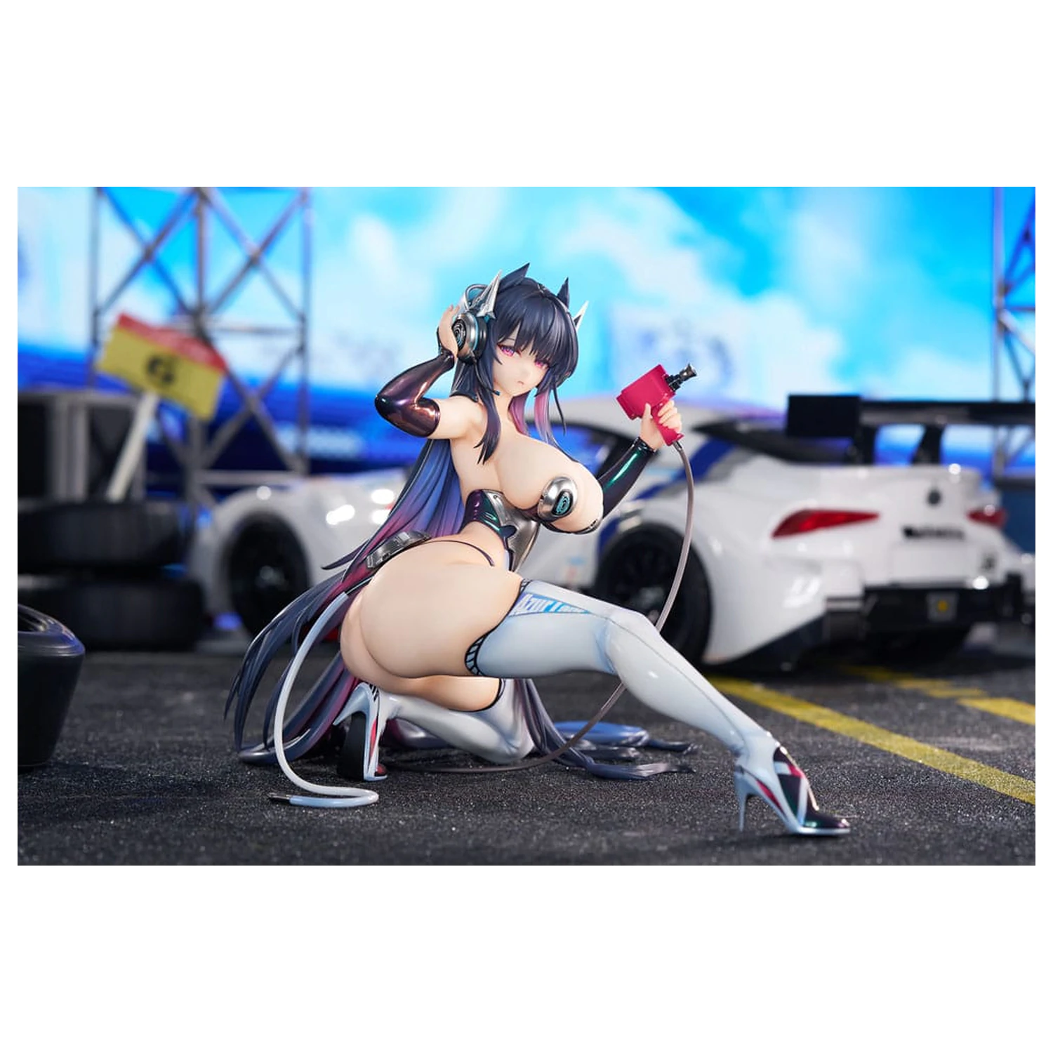 Azur Lane PVC Statue 1/7 Strasbourg Faerie of the Race Circuit Ver. 16 Zentimeter Produktfoto