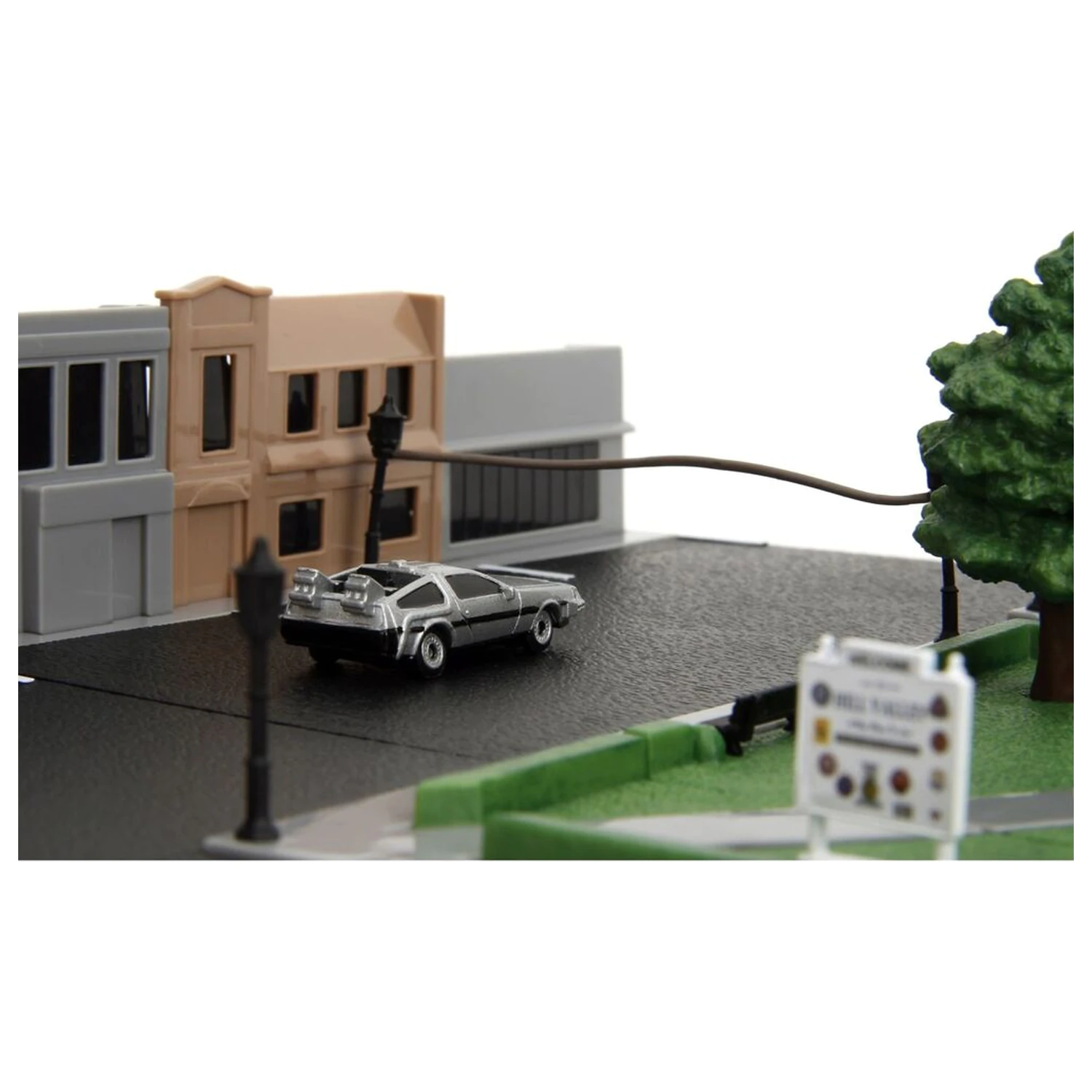 Back To The Future Hill Valley Courthouse Square Diorama-Replik Produktfoto