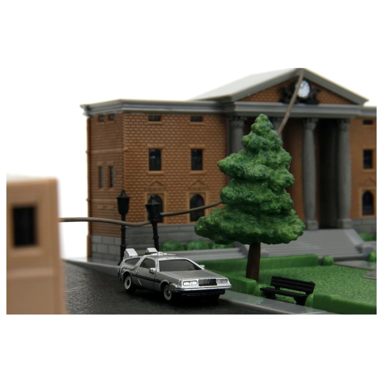 Back To The Future Hill Valley Courthouse Square Diorama-Replik Produktfoto