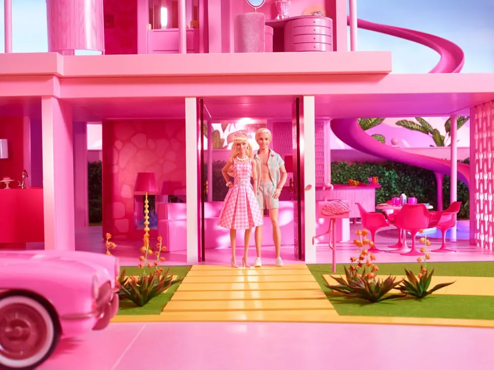 Barbie The Movie Puppe Barbie in Pink Gingham Dress [BESCHÄDIGTES PAKET] termékfotó