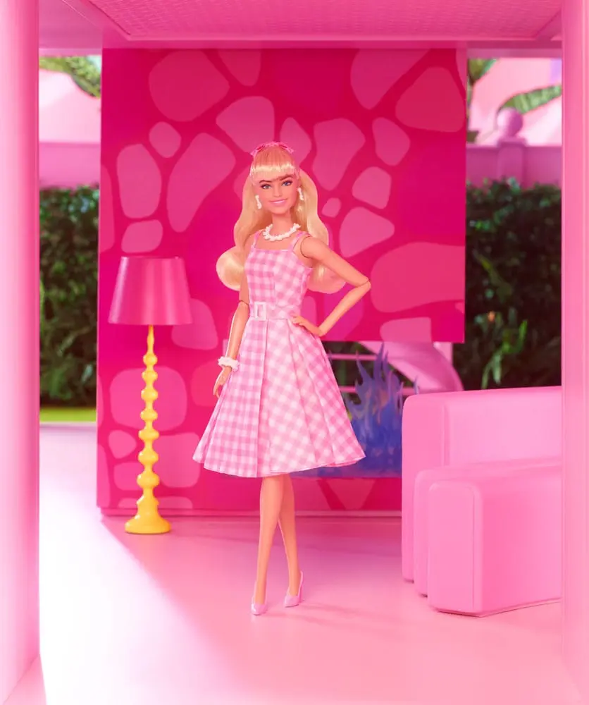 Barbie The Movie Puppe Barbie in Pink Gingham Dress [BESCHÄDIGTES PAKET] termékfotó