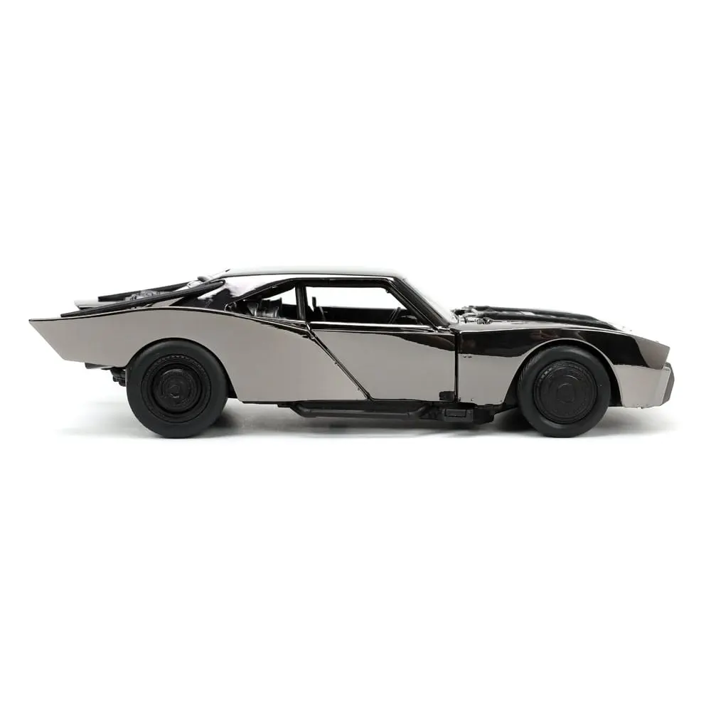 Batman 2022 Hollywood Rides Diecast Modell 1/24 2022 Batmobil Black Chrome Convention Exclusive mit Figur Produktfoto