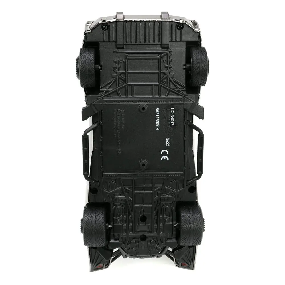 Batman 2022 Hollywood Rides Diecast Modell 1/24 2022 Batmobil Black Chrome Convention Exclusive mit Figur Produktfoto