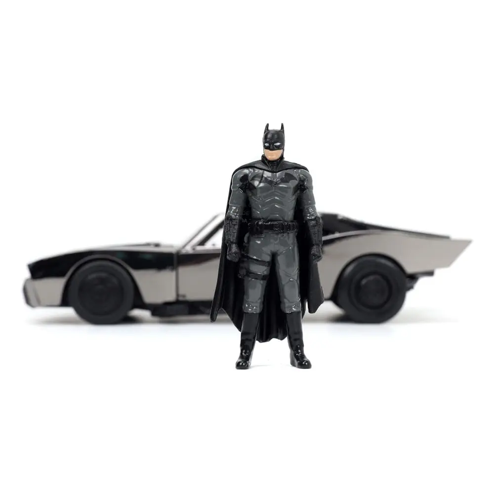 Batman 2022 Hollywood Rides Diecast Modell 1/24 2022 Batmobil Black Chrome Convention Exclusive mit Figur Produktfoto
