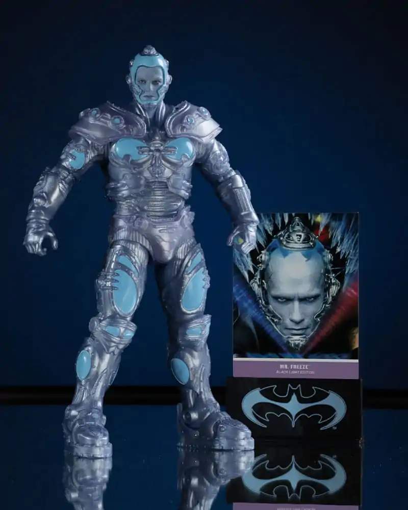 Batman & Robin DC Multiverse Actionfigur Mr. Freeze (Black Light Edition) (Gold Label) 18 cm Produktfoto