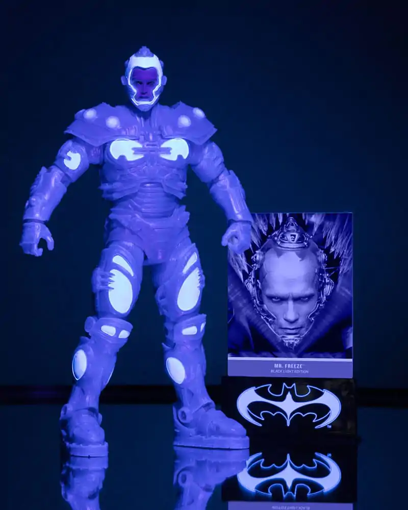 Batman & Robin DC Multiverse Actionfigur Mr. Freeze (Black Light Edition) (Gold Label) 18 cm Produktfoto