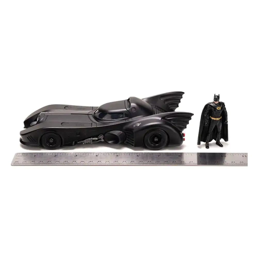 Batman Diecast Modell 1/24 1989 Batmobile mit Figur und Schild Produktfoto