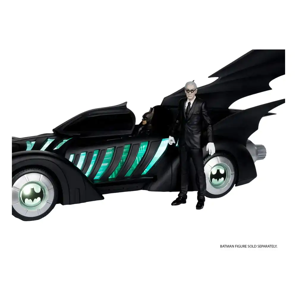 Batman Forever DC Multiverse Actionfigur mit Fahrzeug Alfred Pennyworth &amp; Batmobile (Gold Label) 79 cm Produktfoto