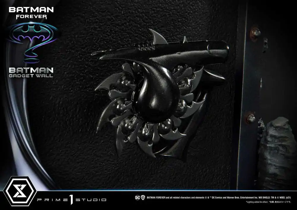 Batman Forever Museum Masterline Series Diorama 1/3 Batman Gadget Wall 49 cm termékfotó