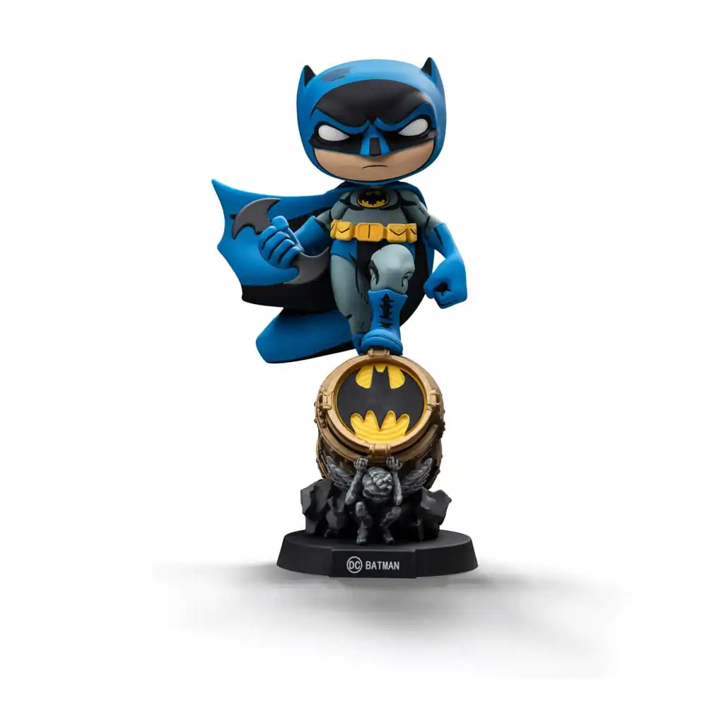 Batman Mini Co. PVC Figur Batman auf Bat-Signal (Blue Variant) 19 cm Produktfoto