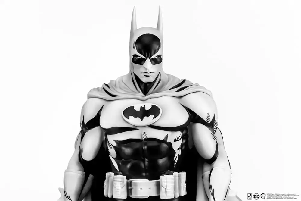 Batman PX PVC Statue 1/8 SDCC 2024 Batman Black & White Version 27 cm termékfotó