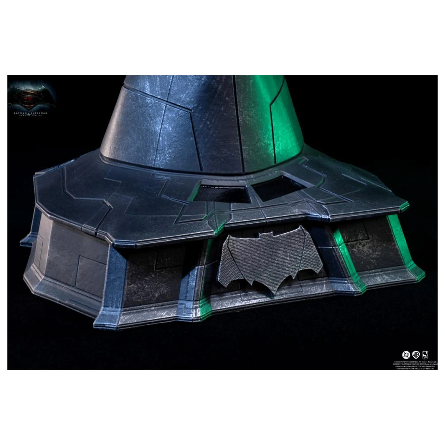 Batman v Superman Armored Batman Helm-Nachbildung 1/1 Produktfoto