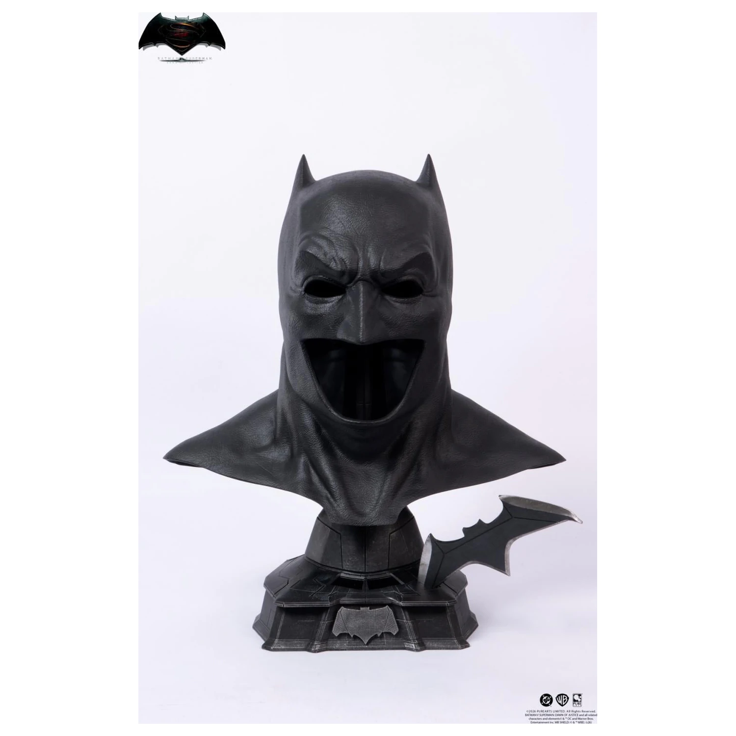Batman v Superman Batman Cowl Nachbildung 1/1 51 Zentimeter Produktfoto