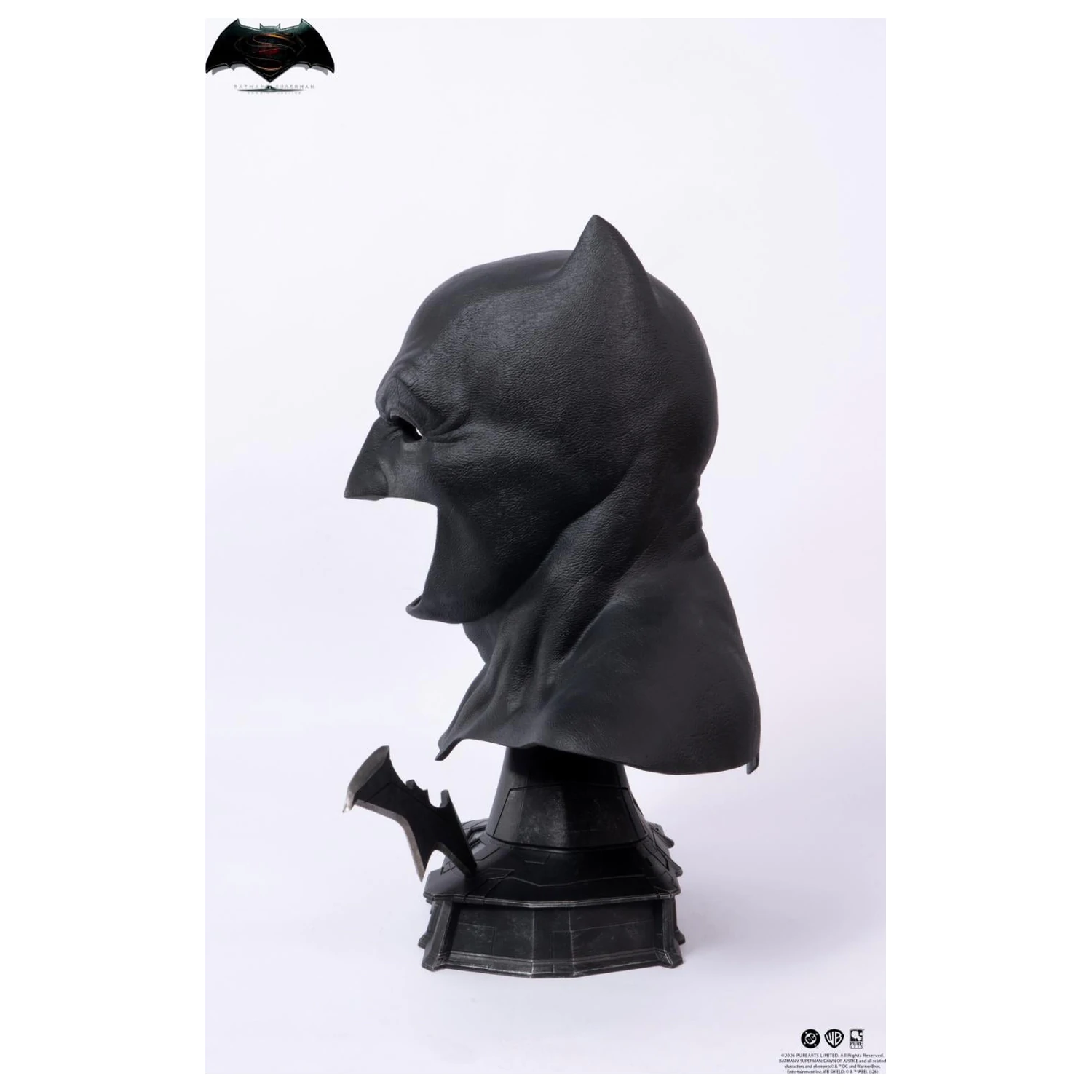 Batman v Superman Batman Cowl Nachbildung 1/1 51 Zentimeter Produktfoto